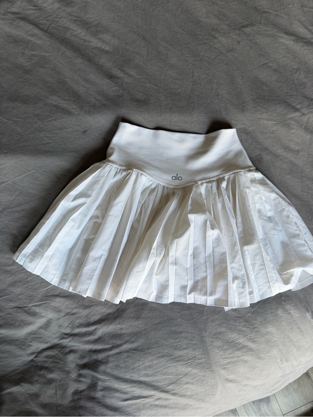 ALO Yoga White Pleated Skirt with built in shorts and pockets